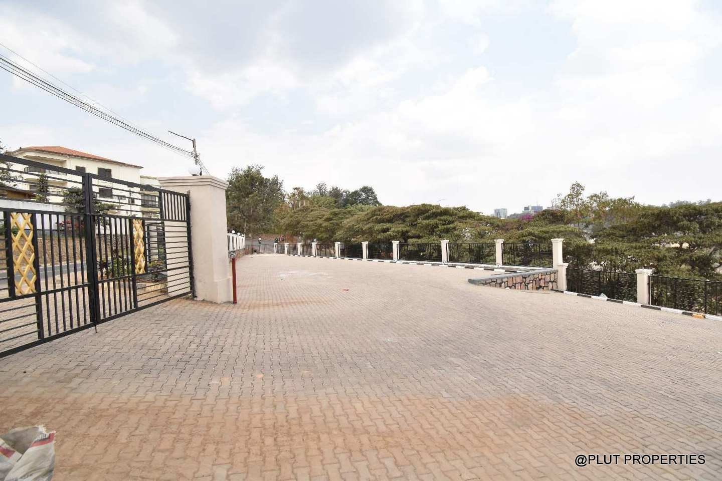 Kacyiru Kigali commercial space for rent plut propertiies (13) Kacyiru Kigali commercial space for rent