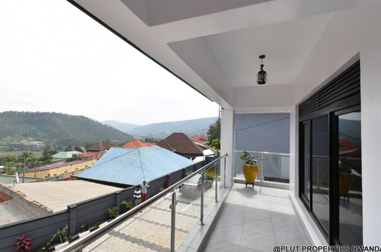 House for Rent in Karuruma
