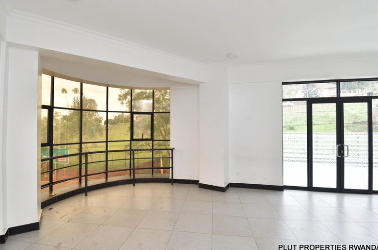 Space for rent in Rebero.