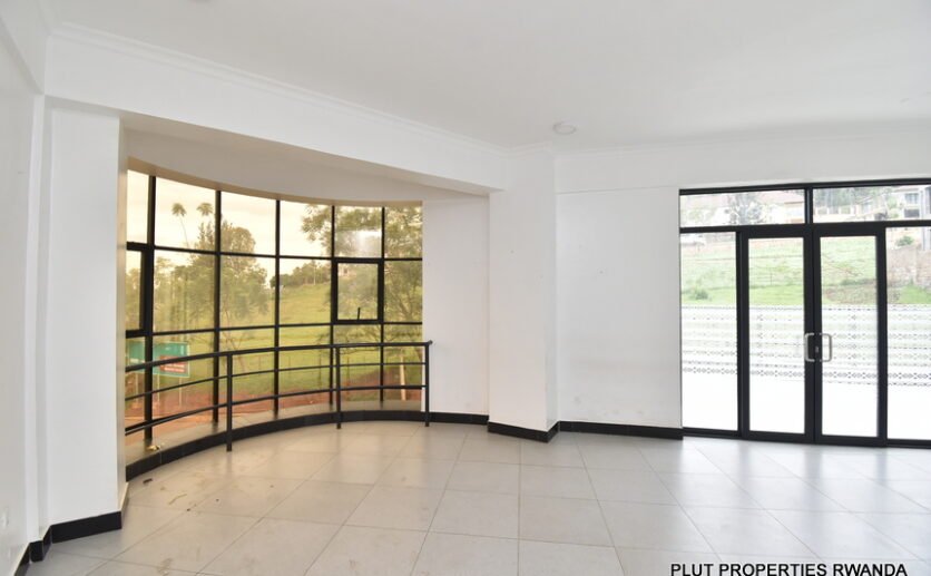 Space for rent in Rebero.
