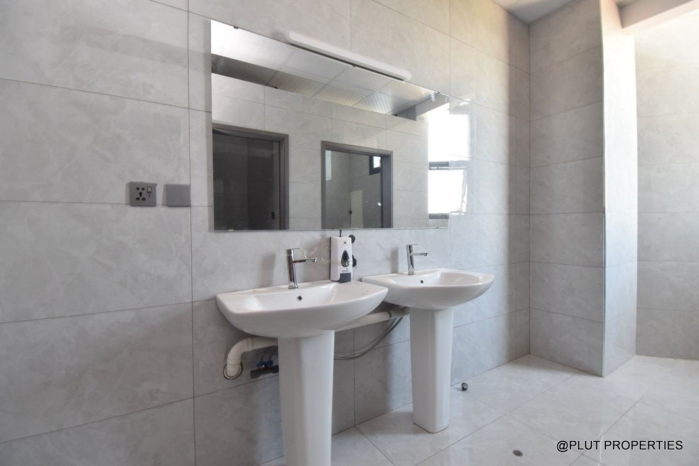 Office for rent in Kacyiru
