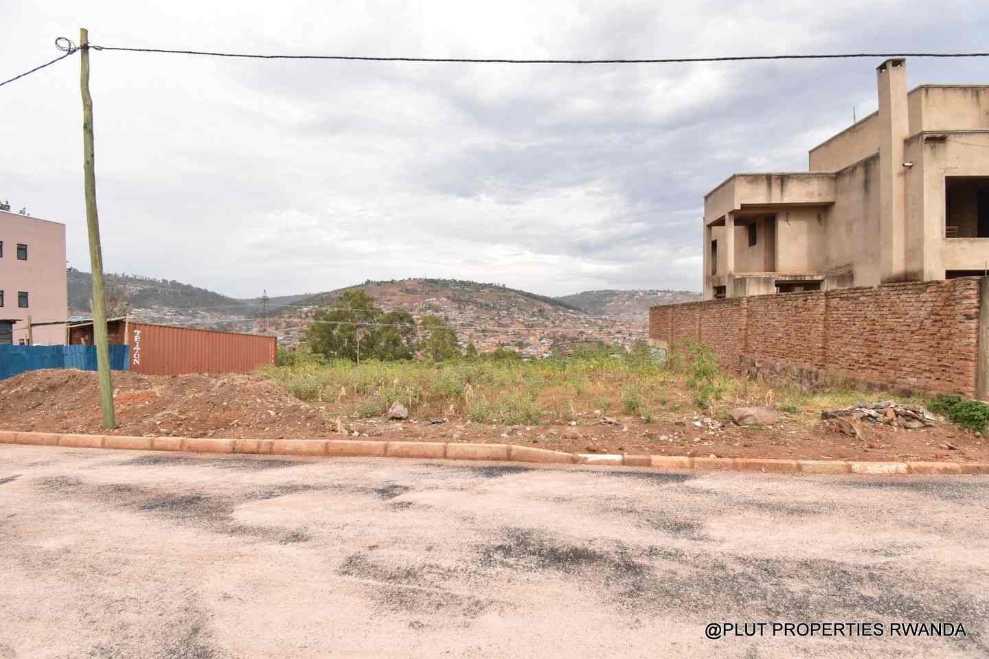 2 plots for sale in Kigali Kinyinya