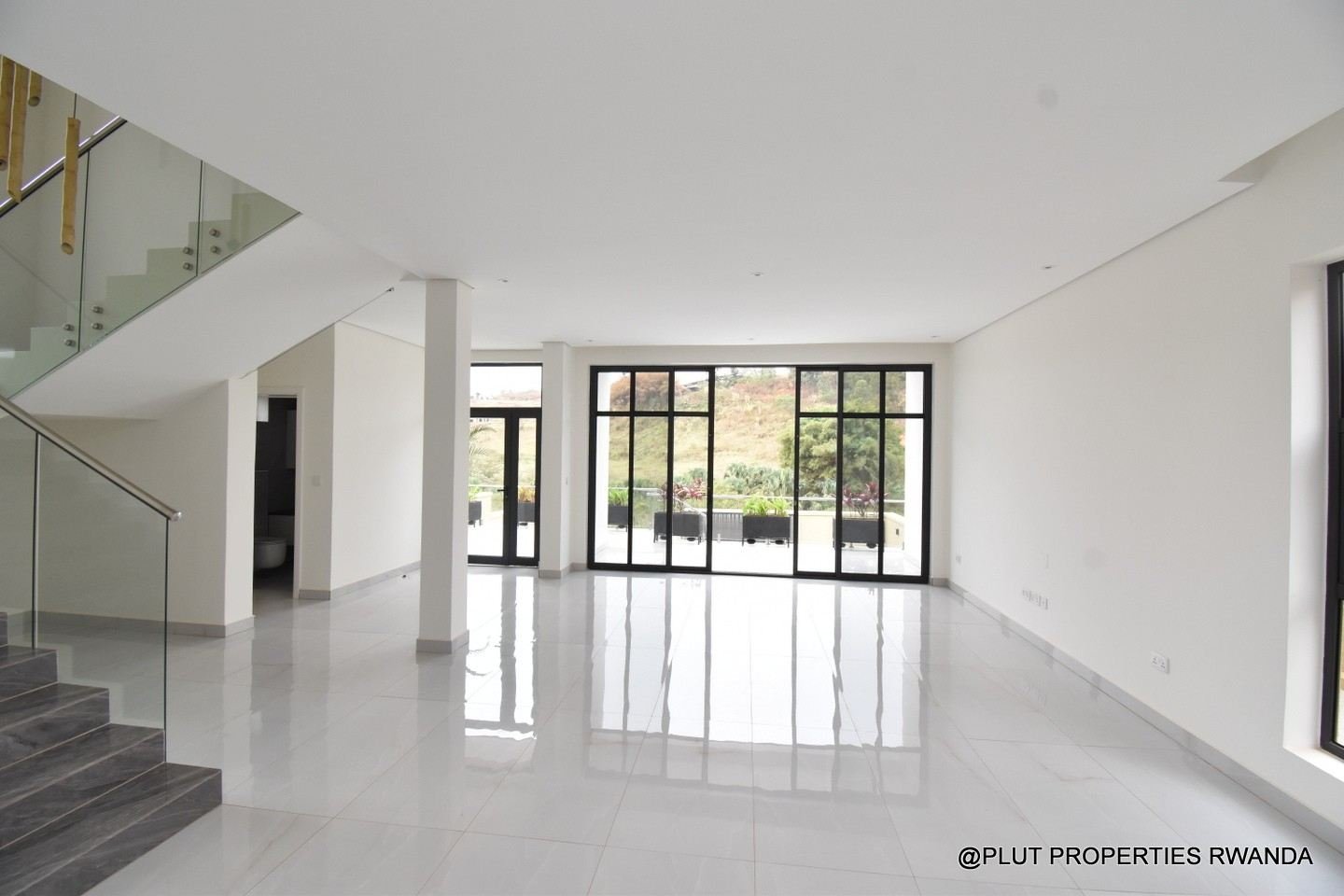 Beautiful villa for sale in Kibagabaga plut properties 10-100kb Beautiful brand new villa for sale in Kibagabaga