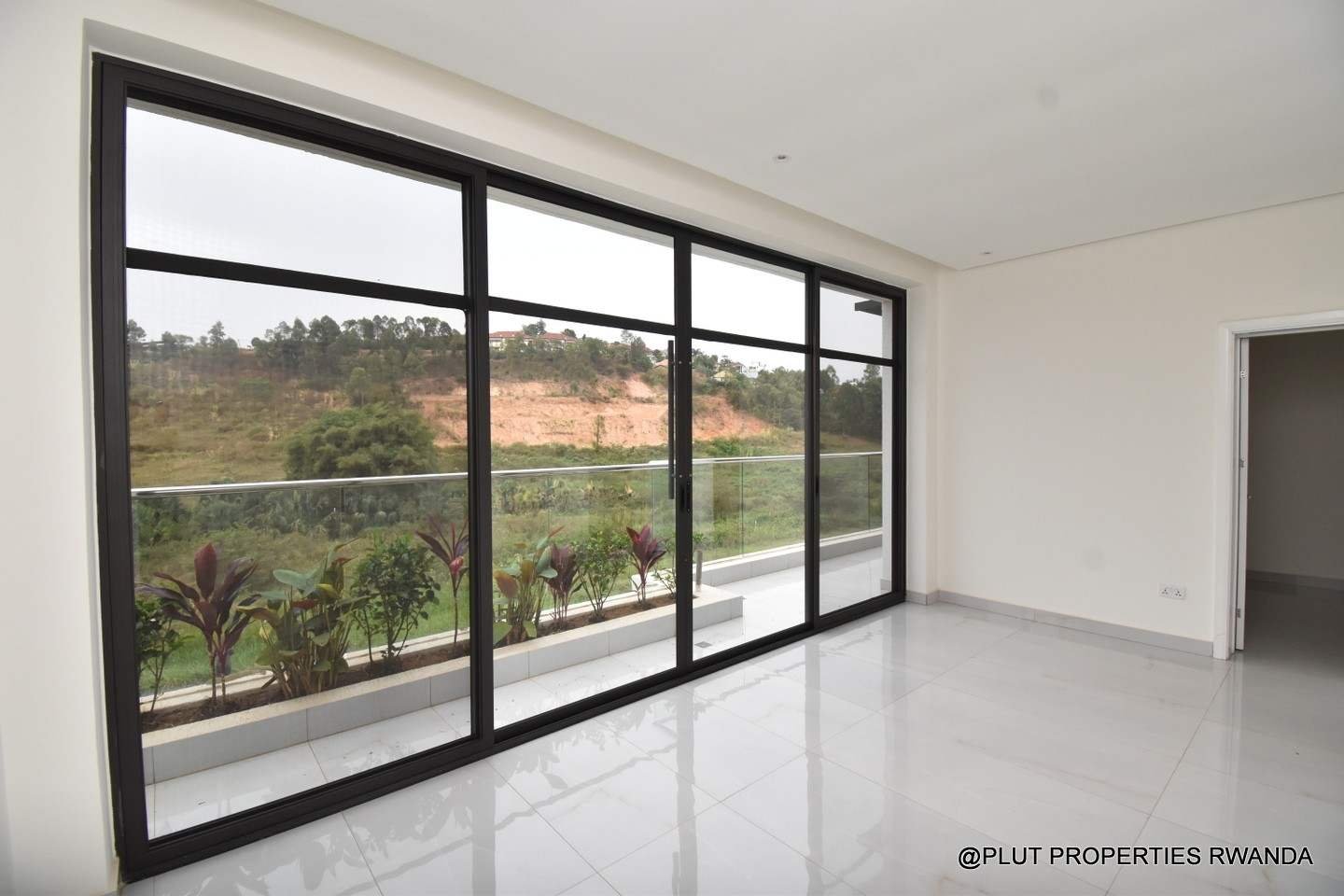 Beautiful villa for sale in Kibagabaga plut properties 15-100kb Beautiful brand new villa for sale in Kibagabaga