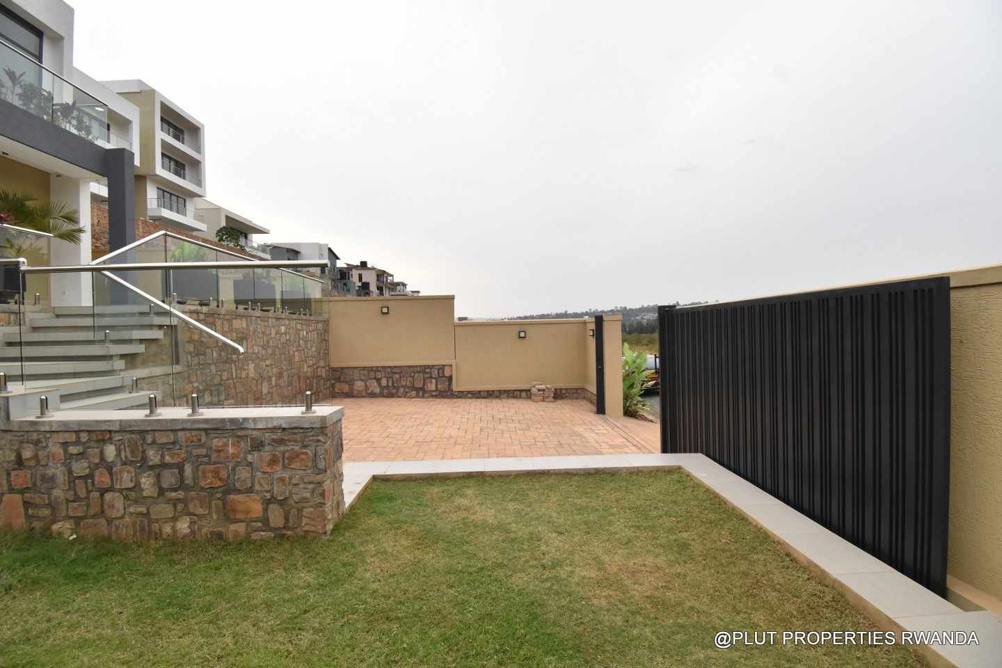 Beautiful villa for sale in Kibagabaga plut properties 6-100kb Beautiful brand new villa for sale in Kibagabaga
