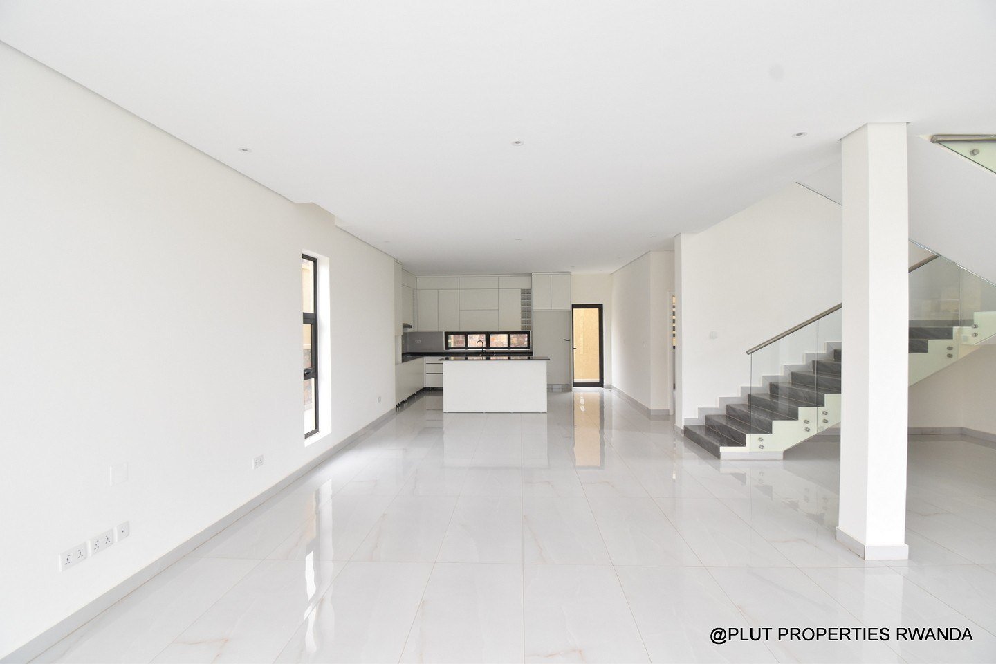 Beautiful villa for sale in Kibagabaga plut properties 8-100kb Beautiful brand new villa for sale in Kibagabaga