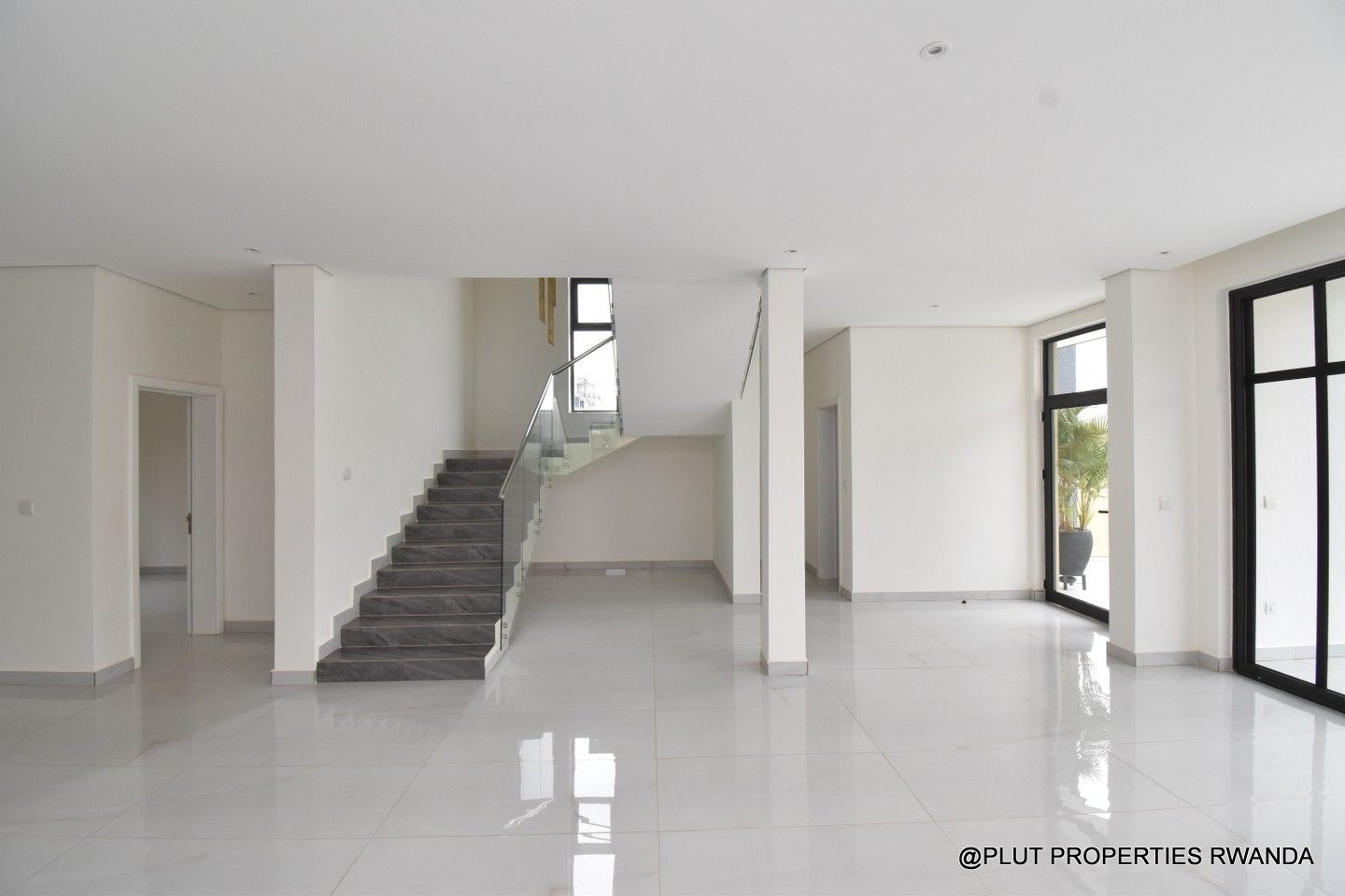 Beautiful villa for sale in Kibagabaga plut properties 9-100kb Beautiful brand new villa for sale in Kibagabaga