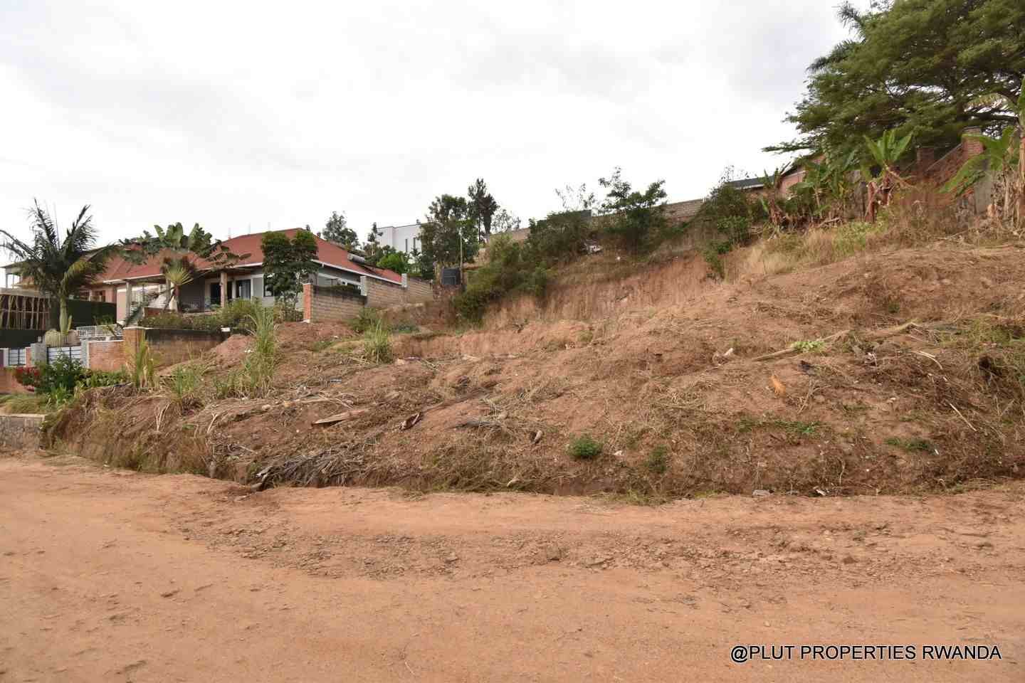 Big residential plot for sale in Kibagabaga plut properties 4-100kb Big residential plot for sale in Kibagabaga