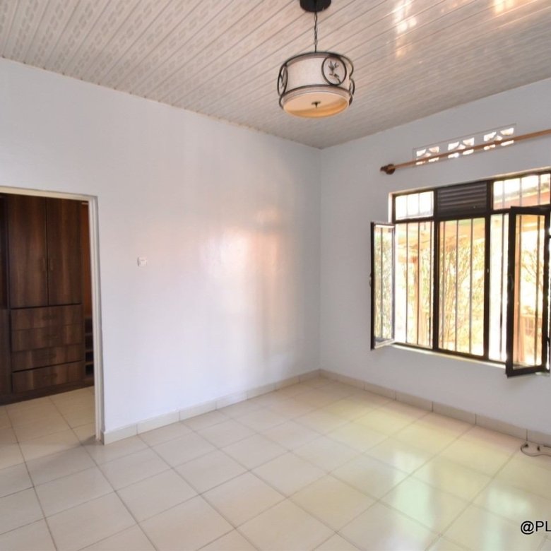 Buy house in Kanombe