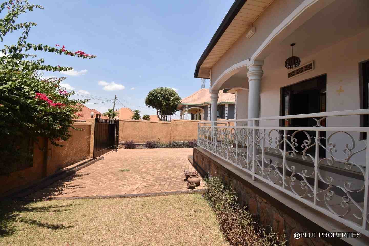 Buy house in Kanombe