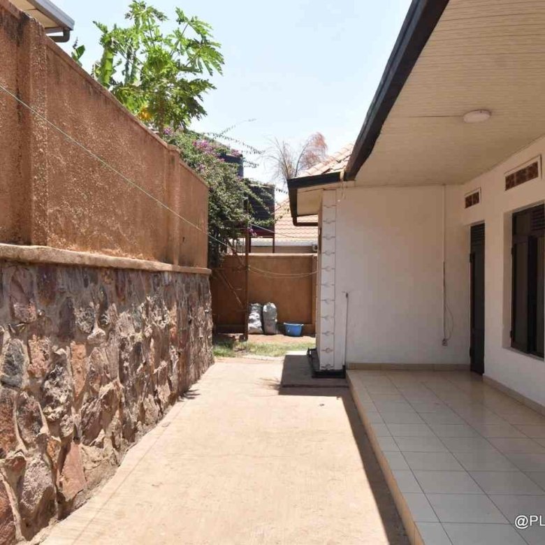 Buy house in Kanombe