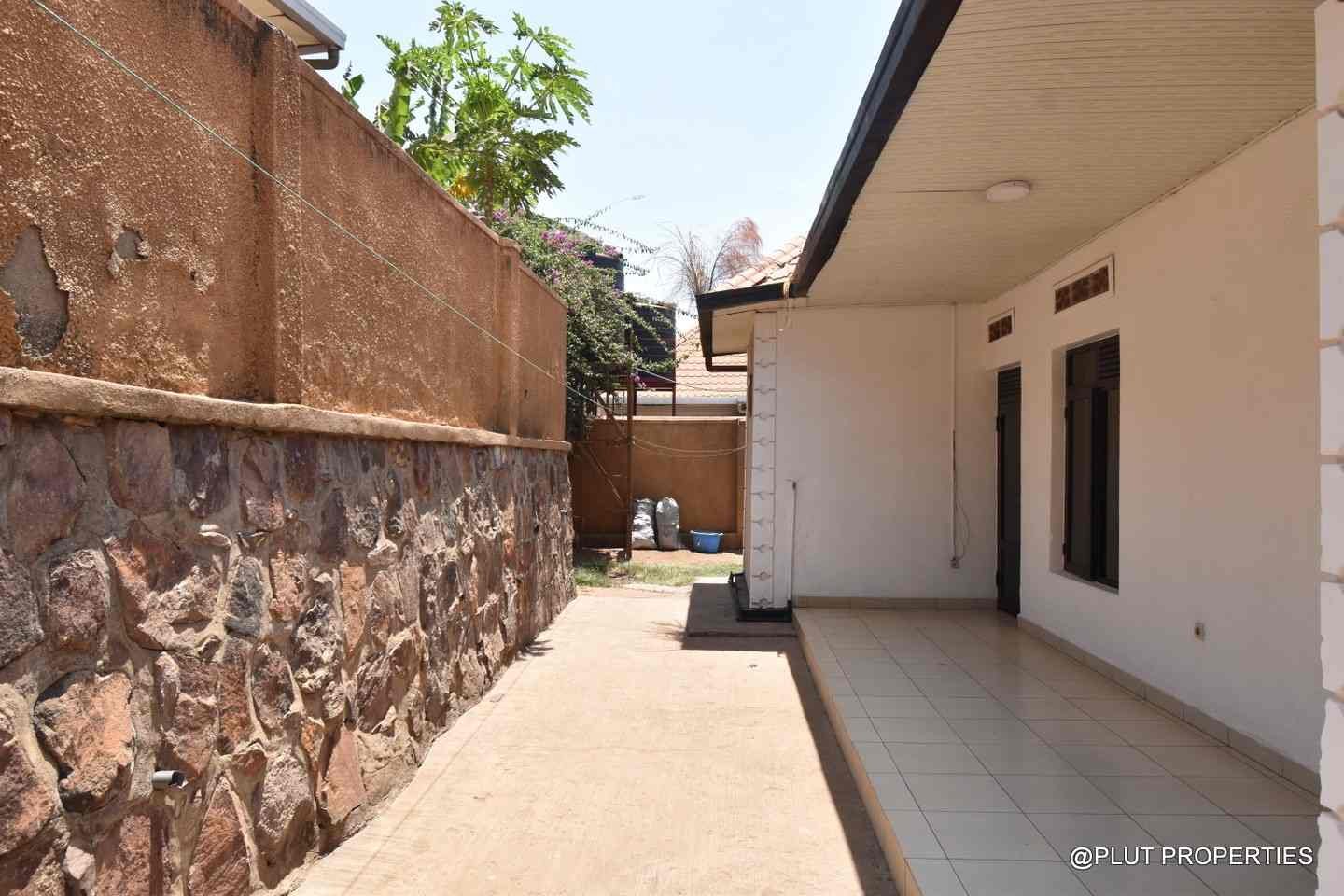 Buy house in Kanombe