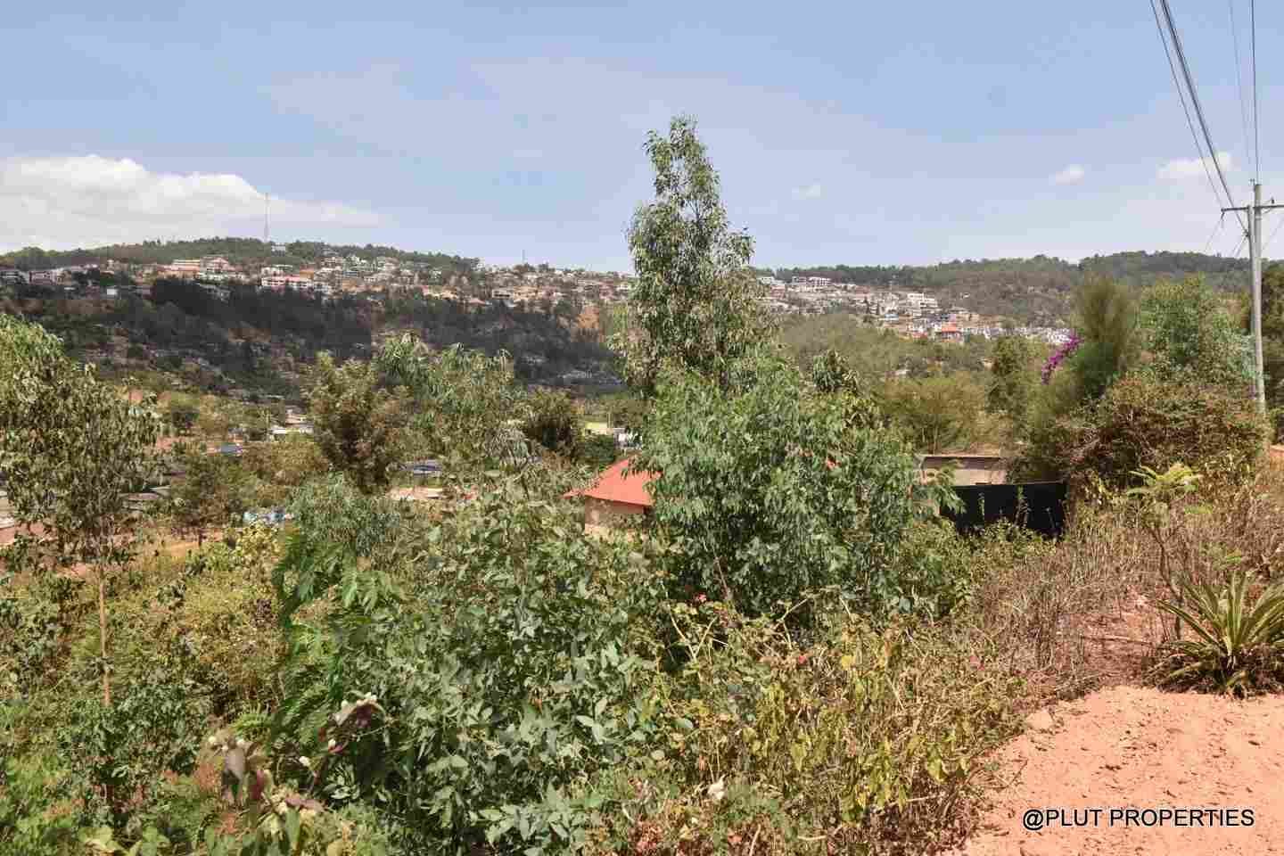 Buy land in Rebero plut properties 8-100kb Buy Land in Rebero