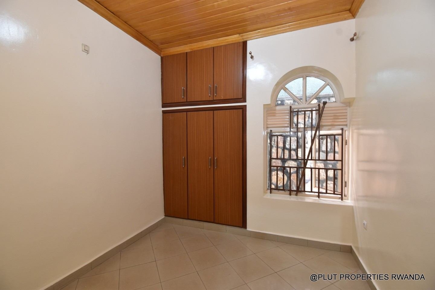 Kibagabaga Kigali house for rent plut properties 3-100kb Kibagabaga Kigali house for rent