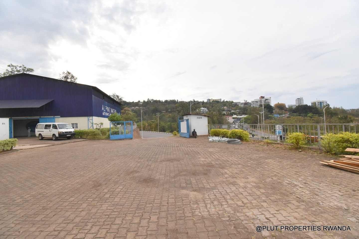 coomericial space for rent in Kiyovu plut properties 5-100kb commercial space for rent in Kiyovu Kigali