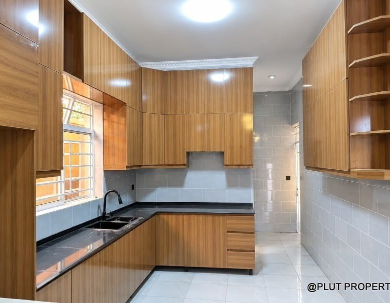 4 bedroom house for sale in Kanombe Kigali