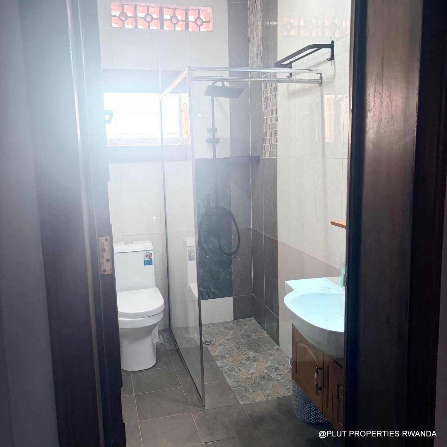 4 bedroom house in Kigali Kicukiro plut properties (7) House for Rent in Kigali – Niboye, Kicukiro