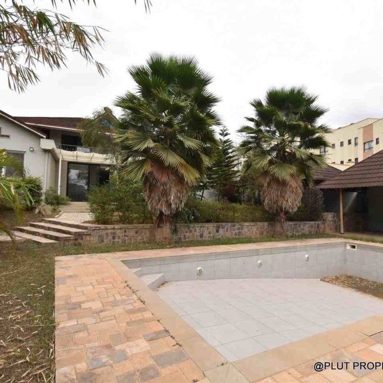 5 bedroom villa for rent in Nyarutarama