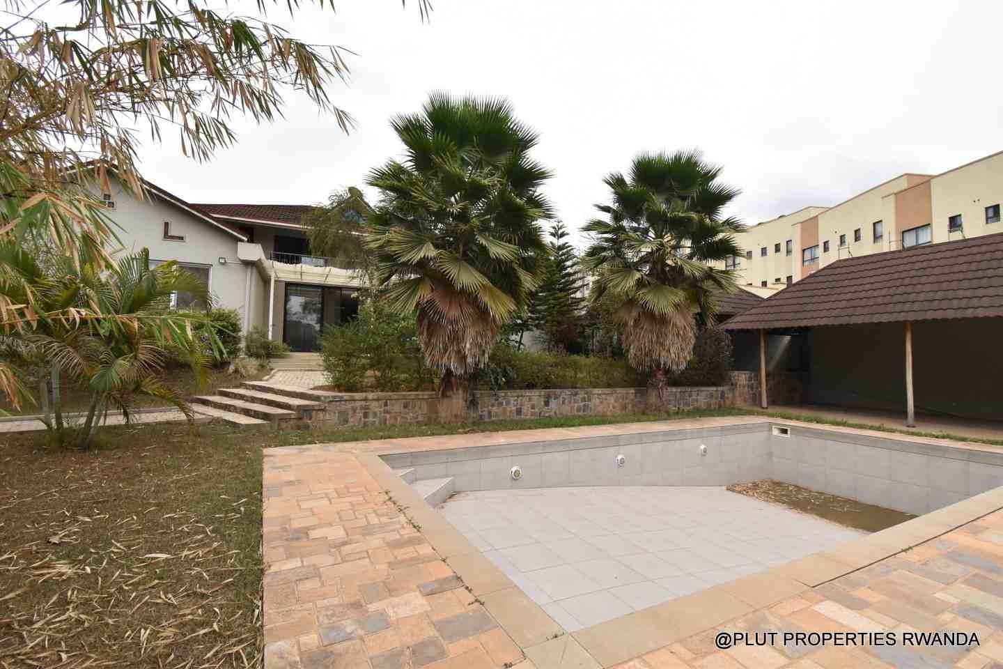 5 bedroom villa for rent in Nyarutarama
