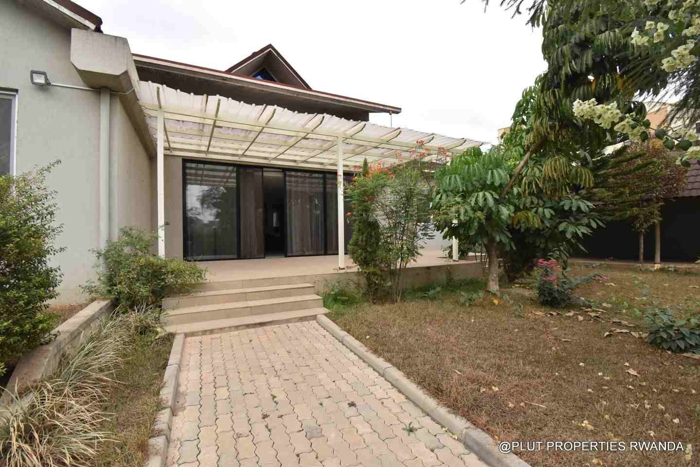 5 bedroom villa for rent in Nyarutarama