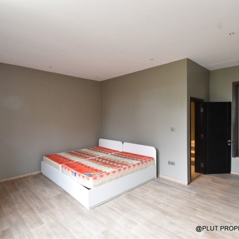 5 bedroom villa for rent in Nyarutarama