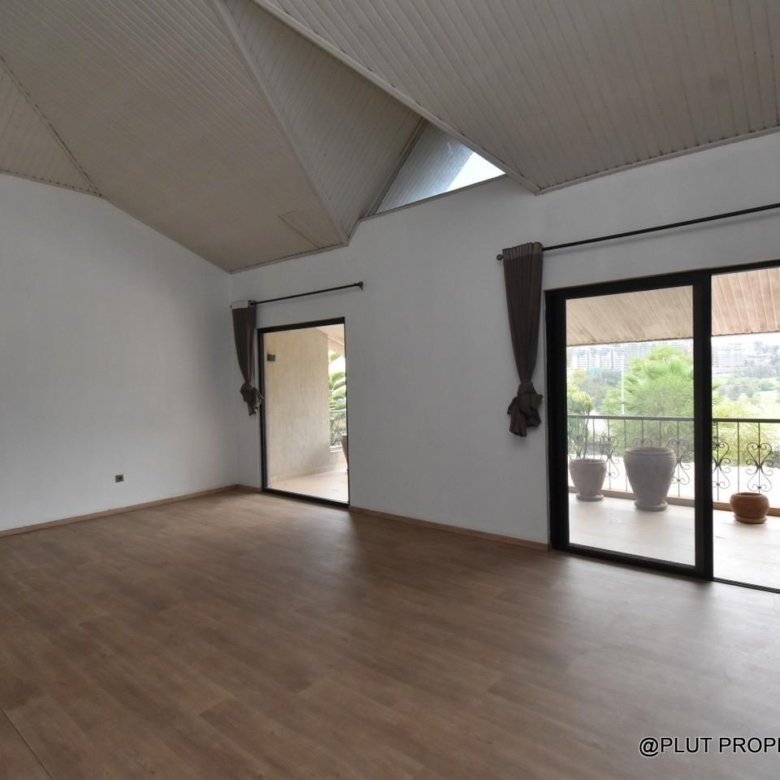 5 bedroom villa for rent in Nyarutarama