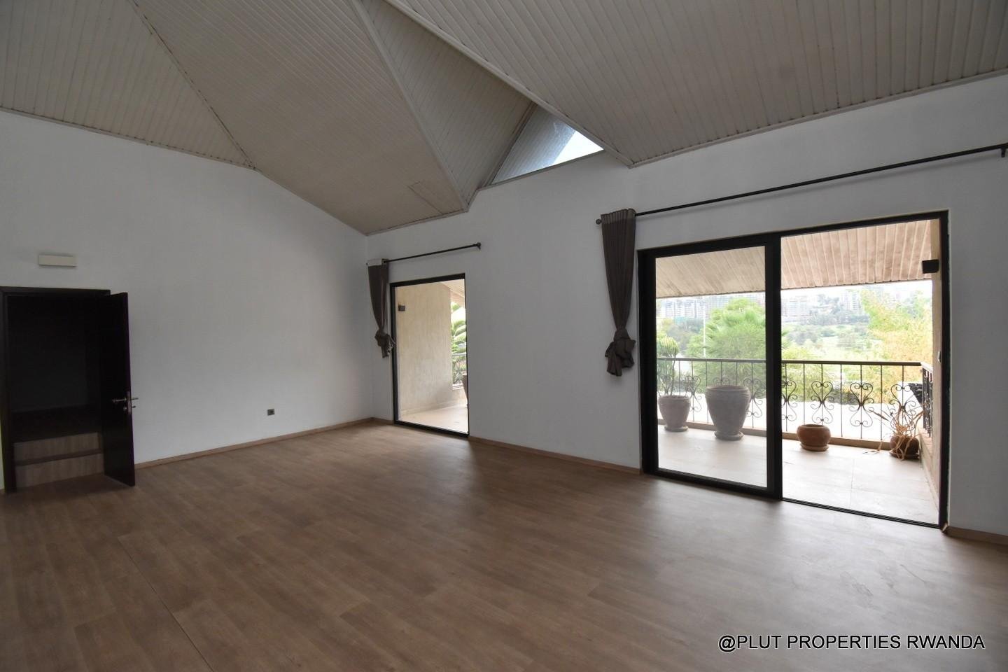 5 bedroom villa for rent in Nyarutarama