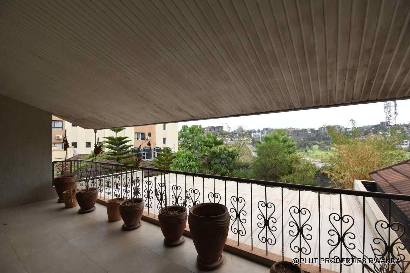 5 bedroom villa for rent in Nyarutarama
