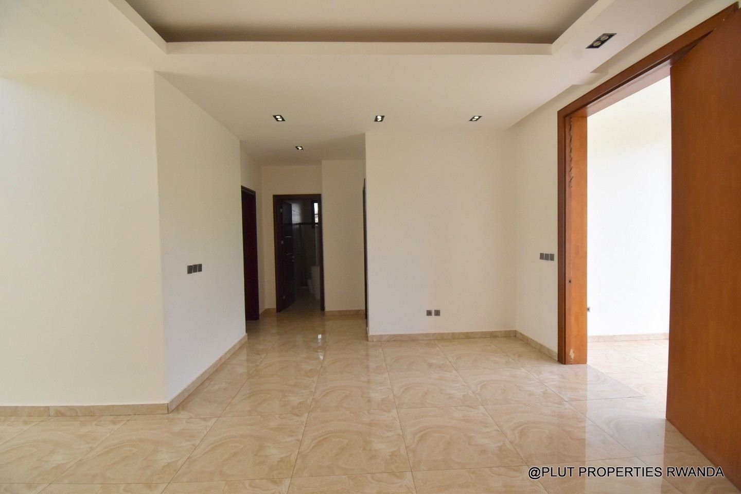 Beautiful villa for rent in Nyarutarama plut properties 13-100kb Beautiful villa for rent in Nyarutarama