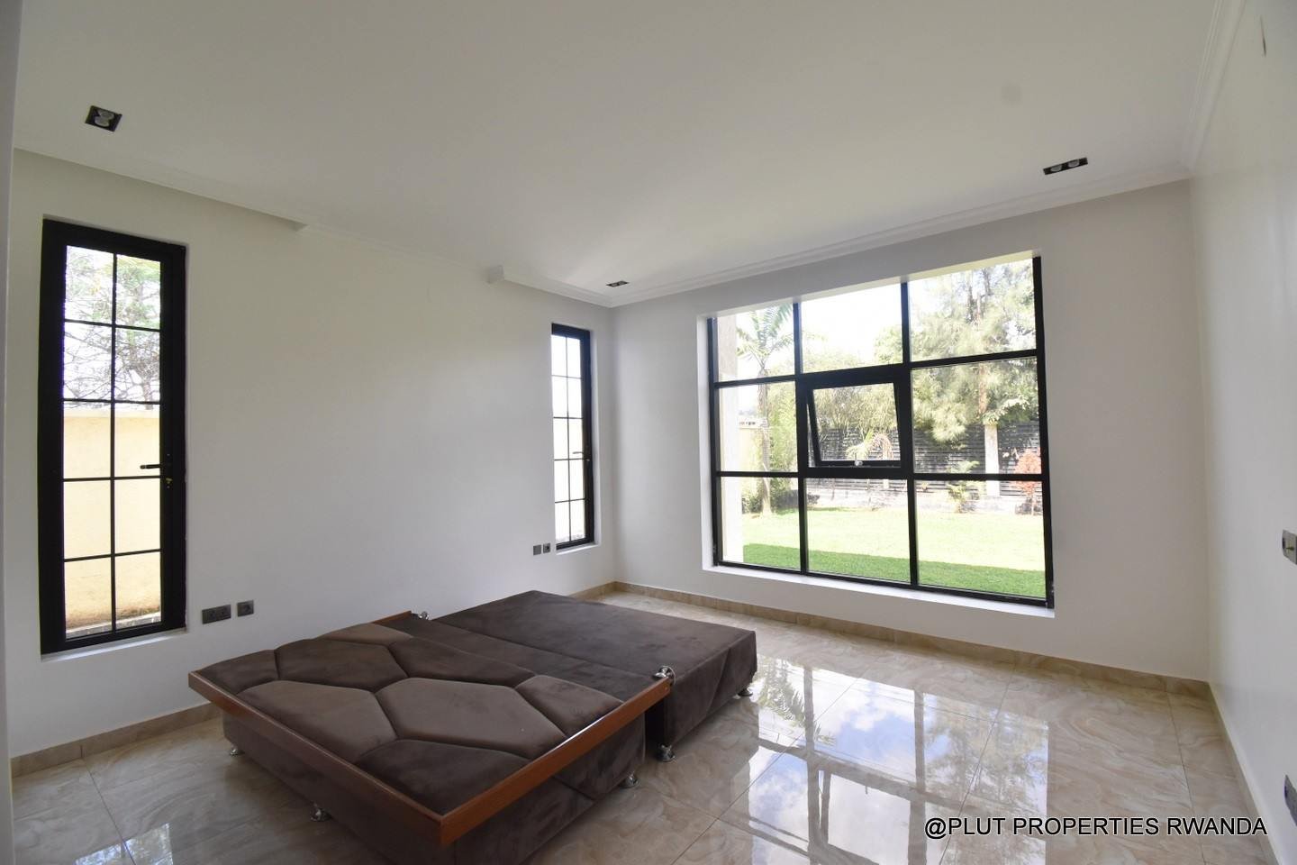Beautiful villa for rent in Nyarutarama plut properties 14-100kb Beautiful villa for rent in Nyarutarama