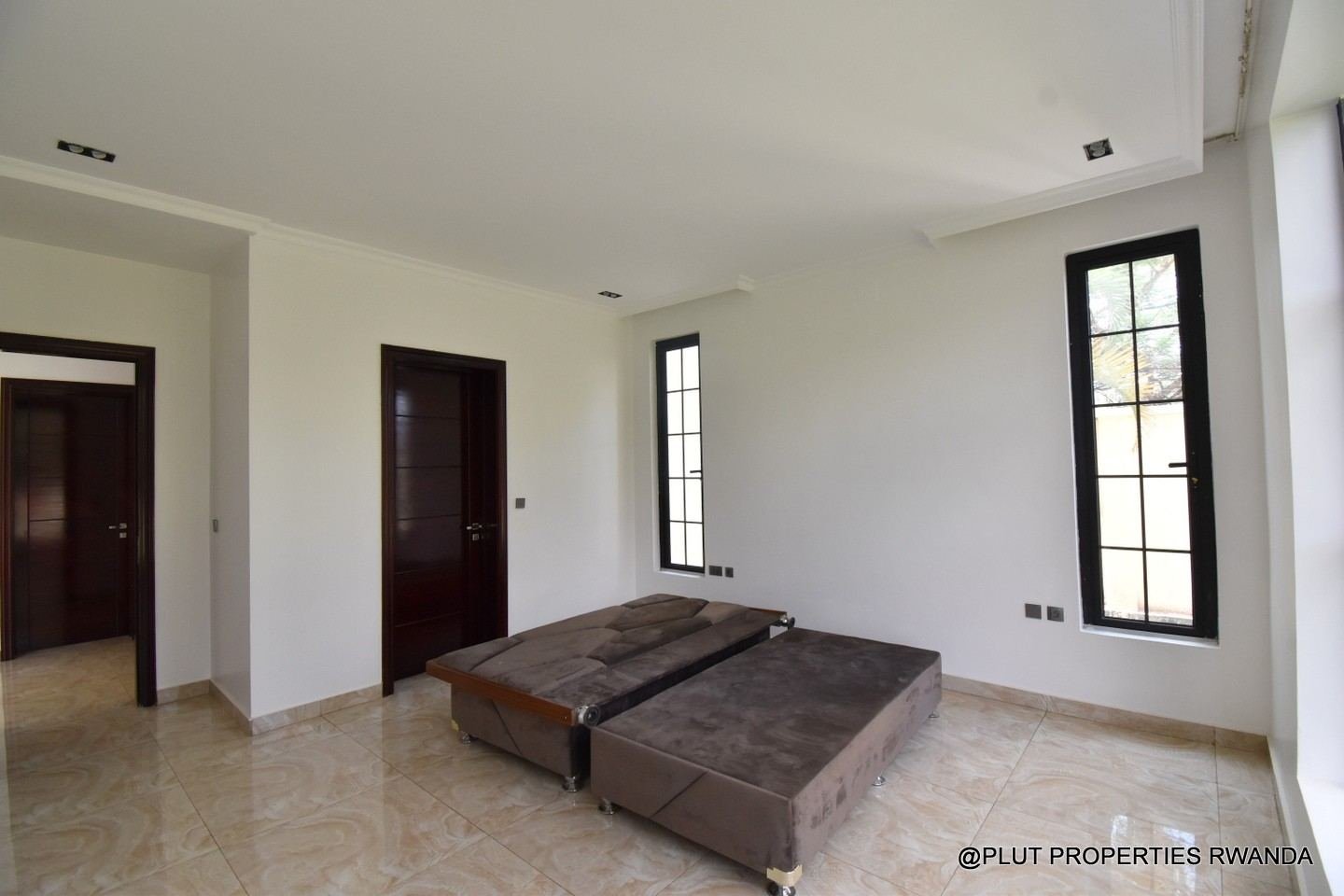 Beautiful villa for rent in Nyarutarama plut properties 15-100kb Beautiful villa for rent in Nyarutarama