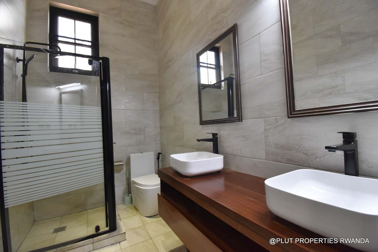 Beautiful villa for rent in Nyarutarama plut properties 20-100kb Beautiful villa for rent in Nyarutarama