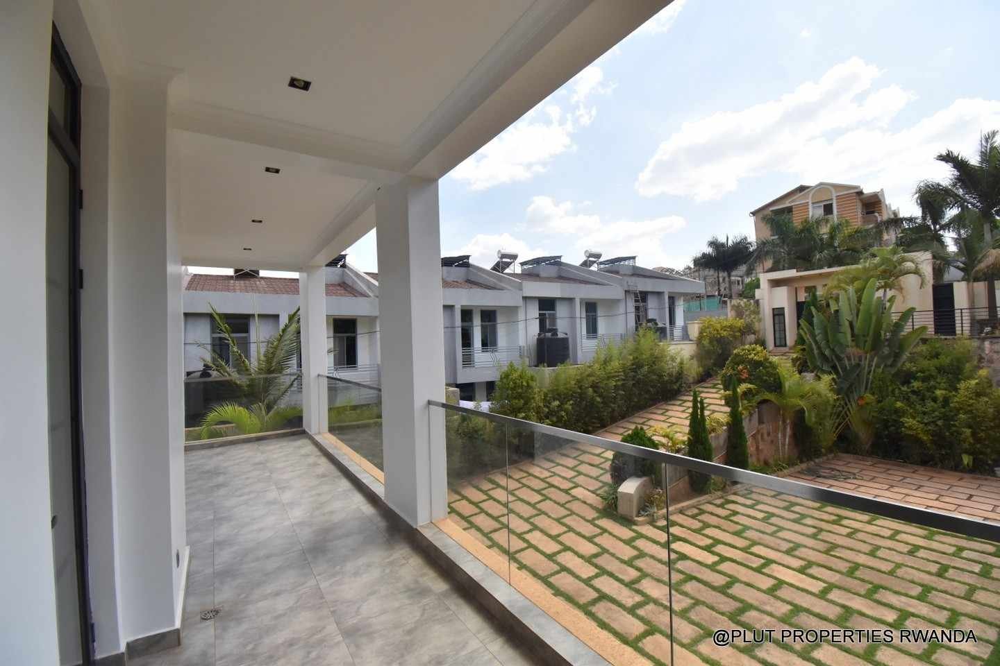 Beautiful villa for rent in Nyarutarama plut properties 6-100kb Beautiful villa for rent in Nyarutarama