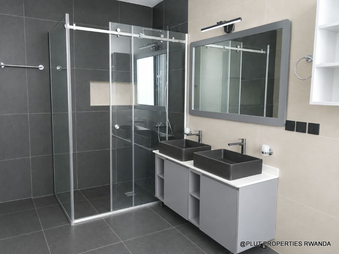 Furnished 5 bedroom villa for rent in Rebero plut properties (17) Furnished 5-Bedroom Villa for Rent in Rebero – 4,430,000 RWF