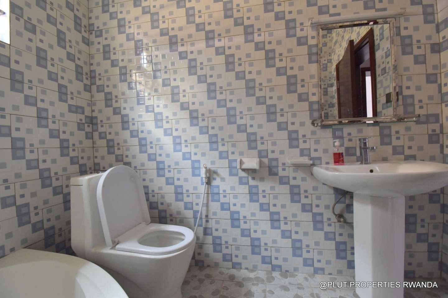 Gacuriro Kigali house for sale plut properties 18-100kb Gacuriro Kigali house for sale