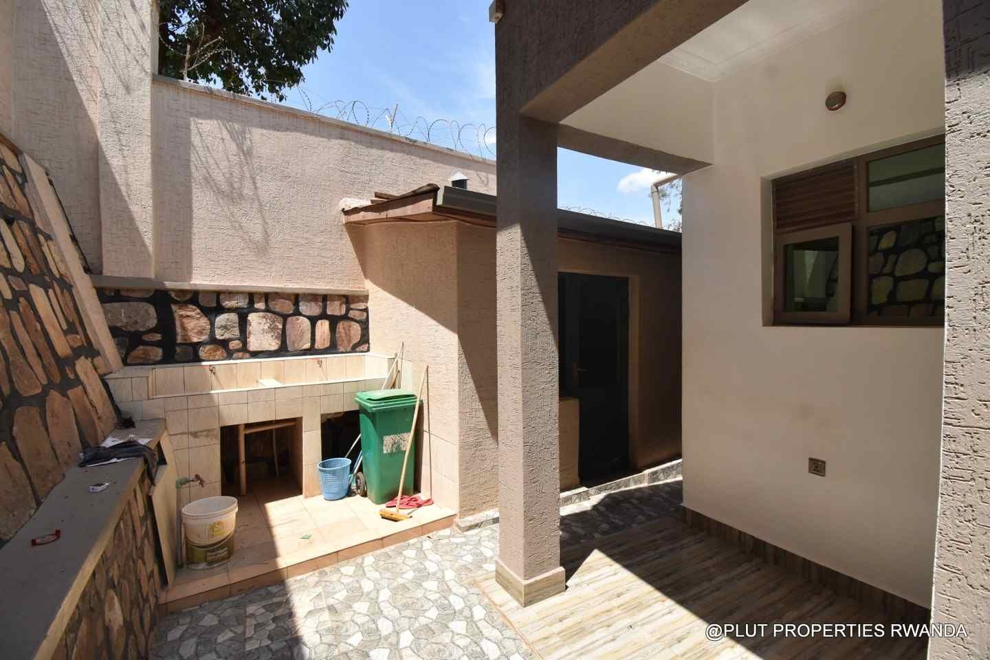 Gacuriro Kigali house for sale plut properties 6-100kb Gacuriro Kigali house for sale