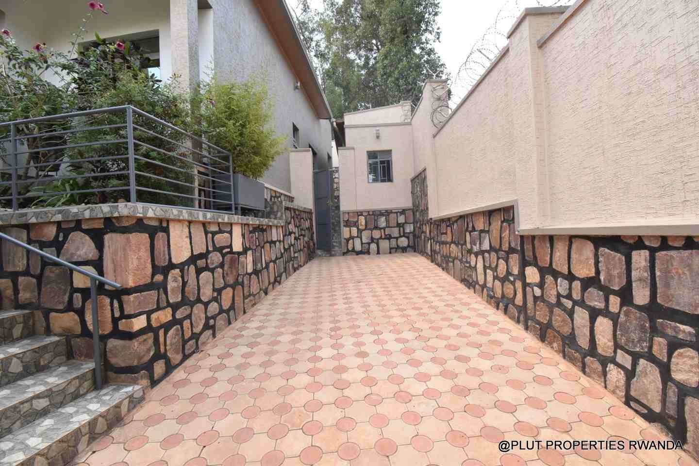 Gacuriro Kigali house for sale plut properties 8-100kb Gacuriro Kigali house for sale
