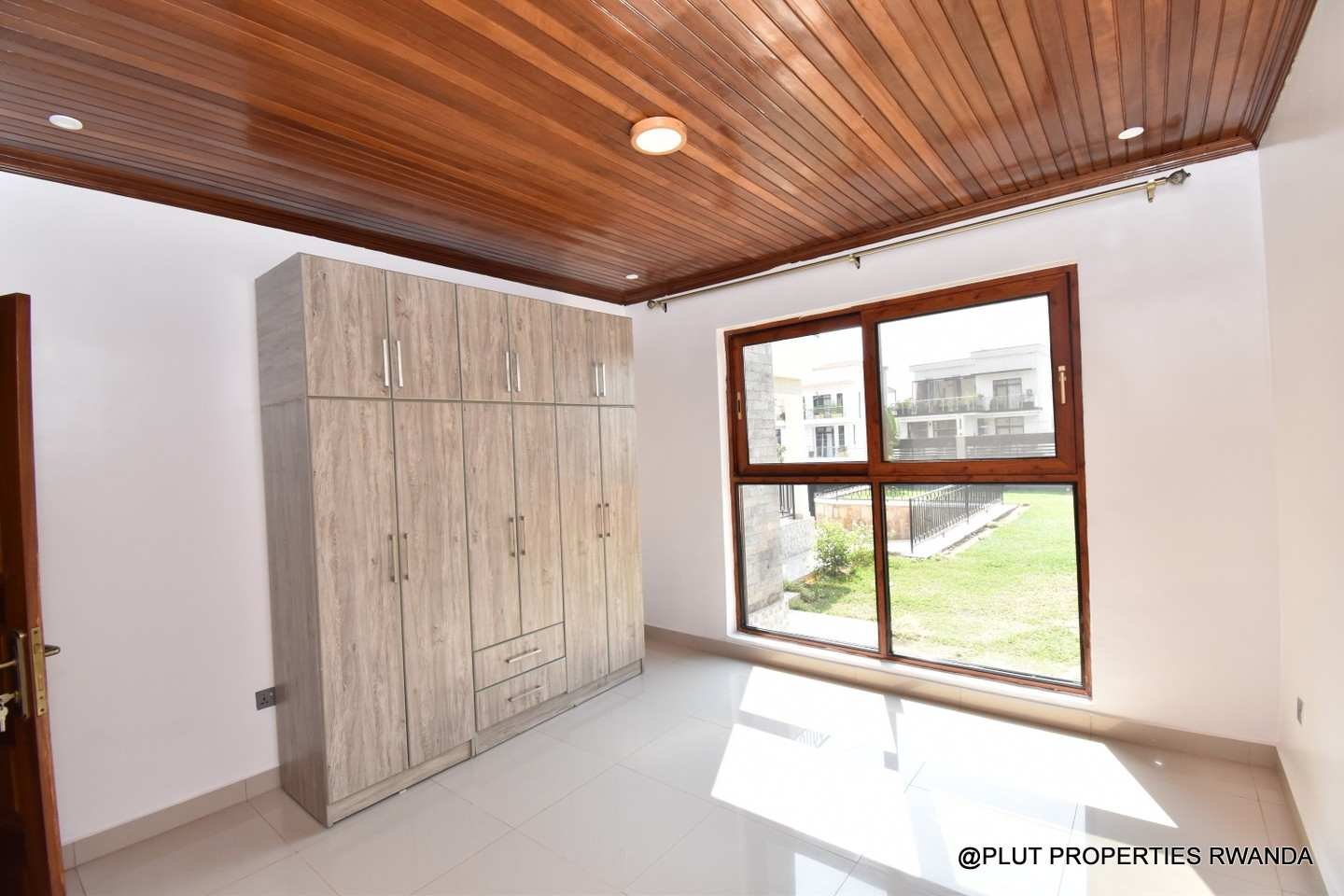House for rent in Kibagabaga plut properties 12-100kb House for rent in Kibagabaga.