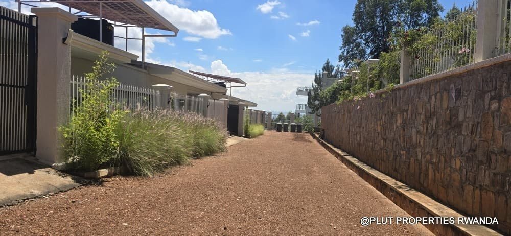 House for rent in Rebero