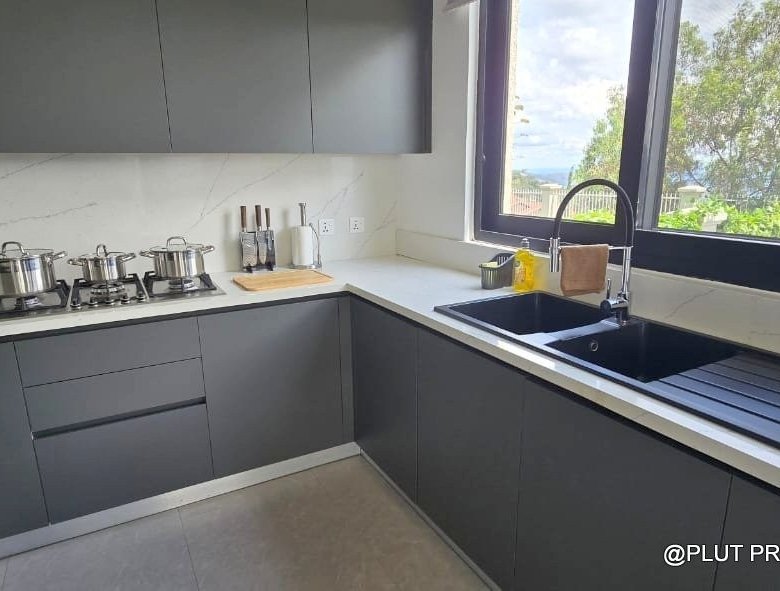 House for rent in Rebero