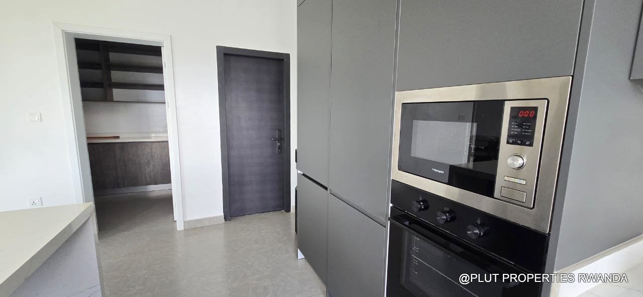 House for rent in Rebero