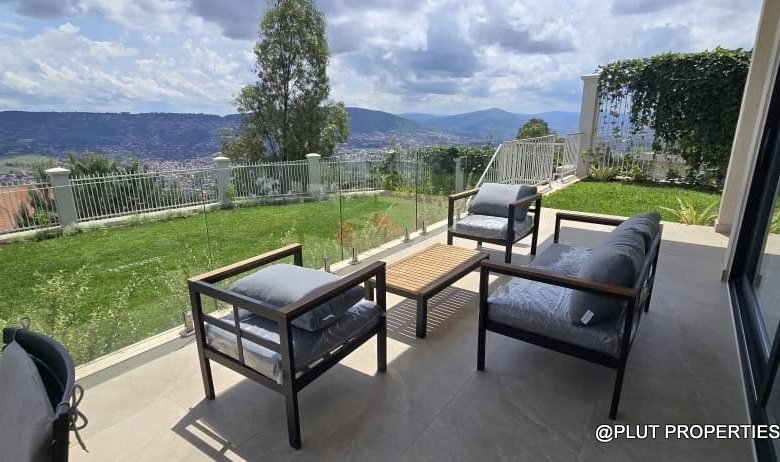 House for rent in Rebero