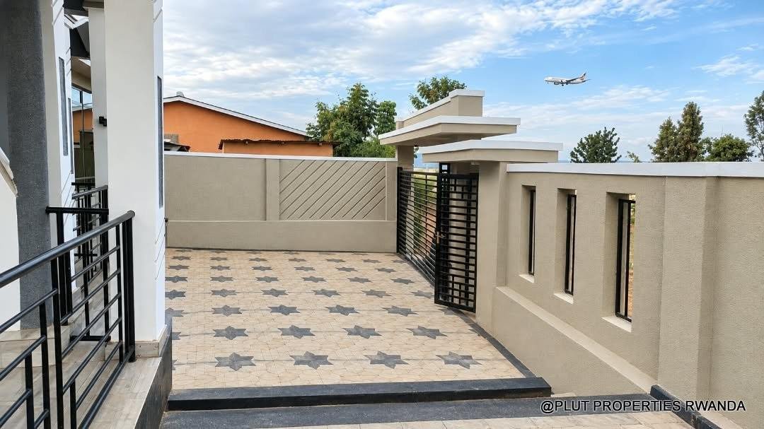 House for sale in Kanombe Kamenge