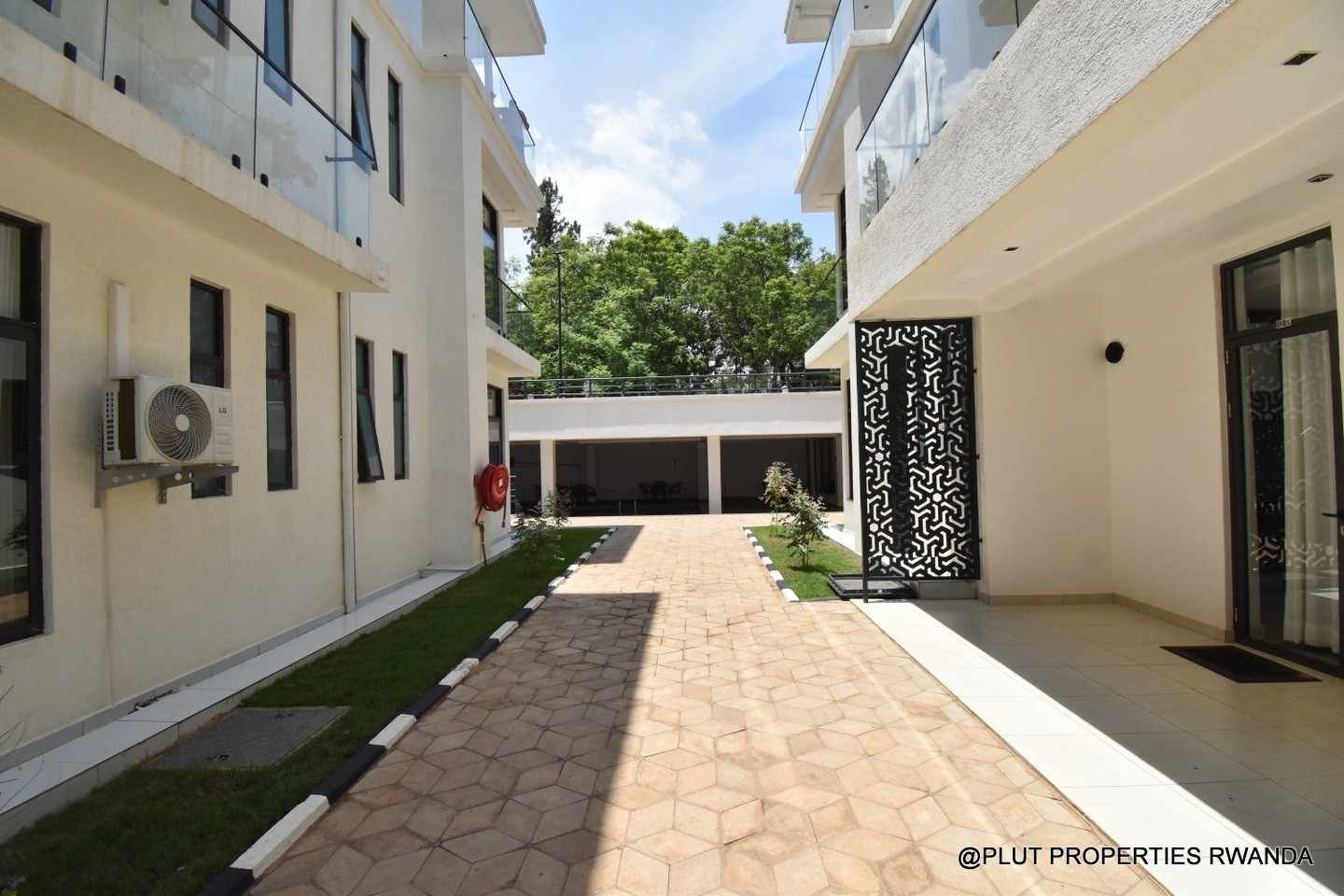apartment for rent in Kiyovu Kigalu plut properties 13-100kb Apartment for rent in Kiyovu Kigali