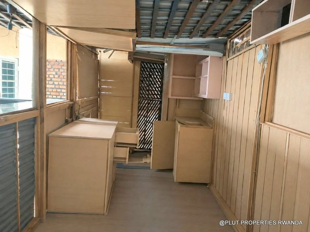 Commercial property for rent in Remera