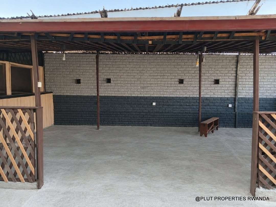 Commercial property for rent in Remera
