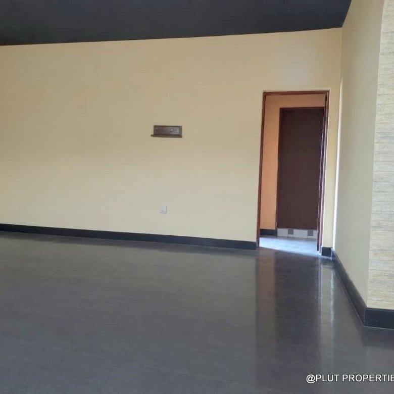 Commercial property for rent in Remera