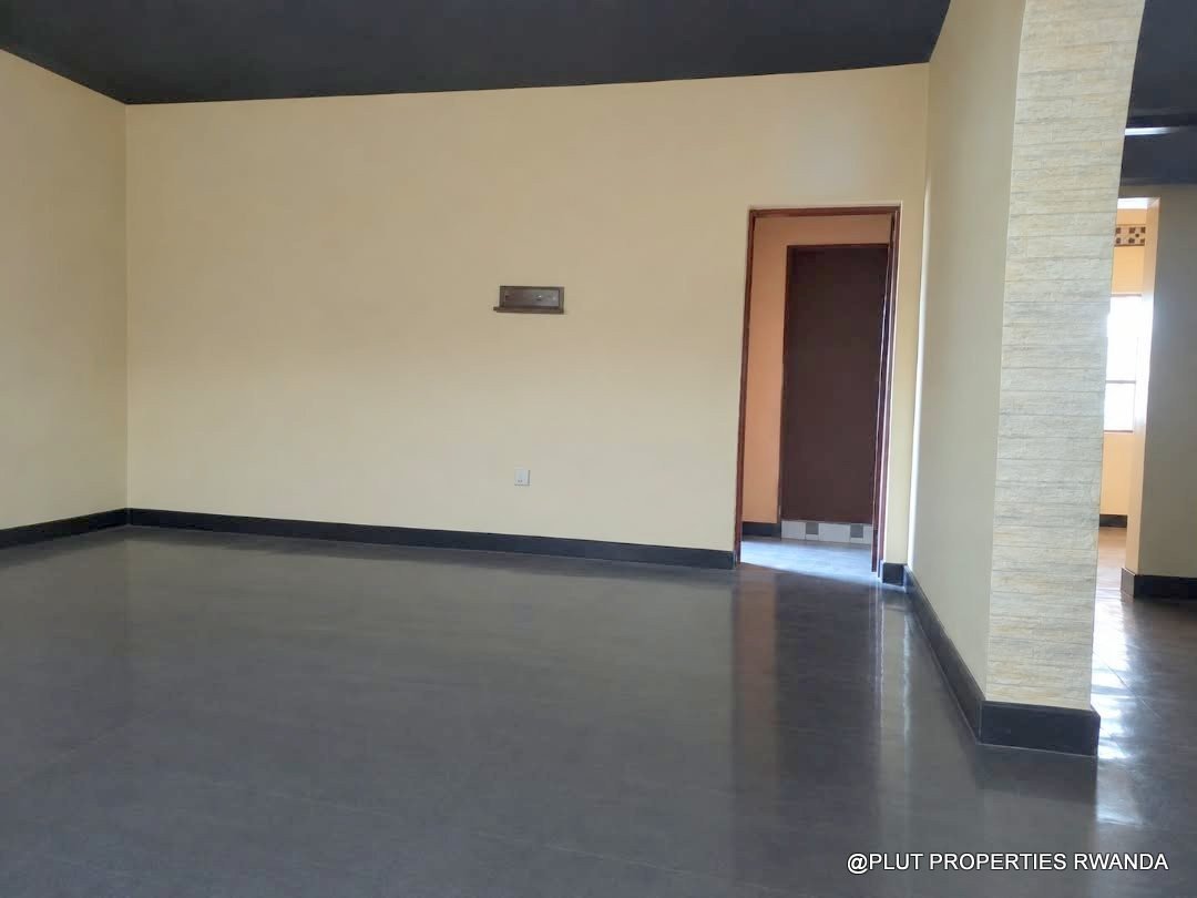 Commercial property for rent in Remera
