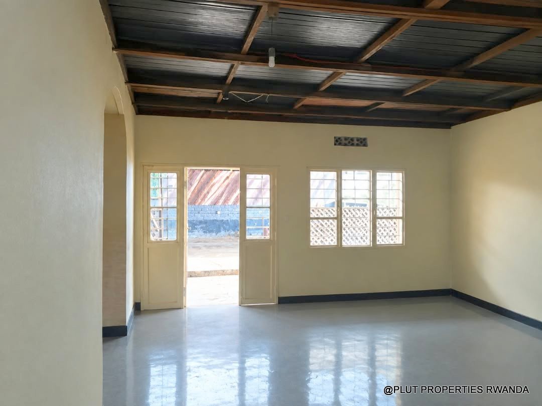 Commercial property for rent in Remera