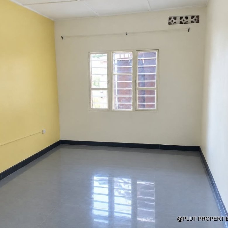 Commercial property for rent in Remera